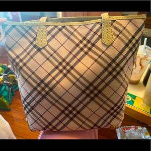 AUTHENTIC BURBERRY PURSE